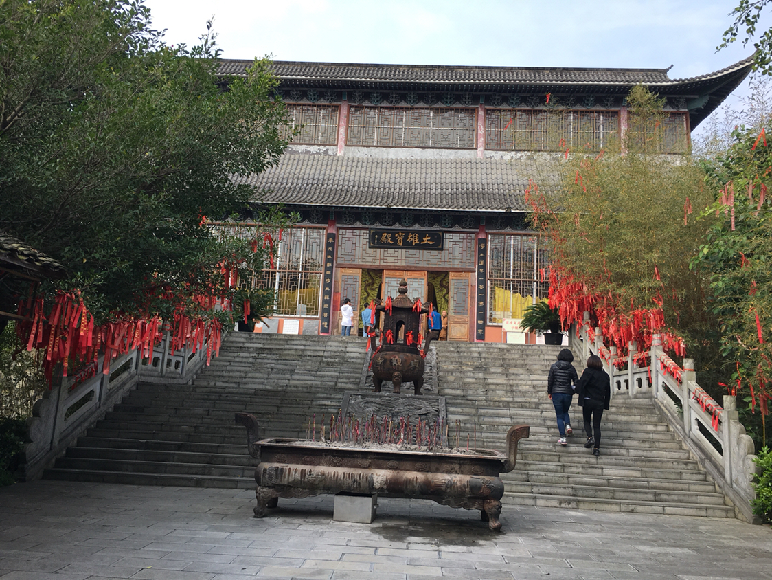 求佛还愿,贞丰双乳峰景区内的贞观寺