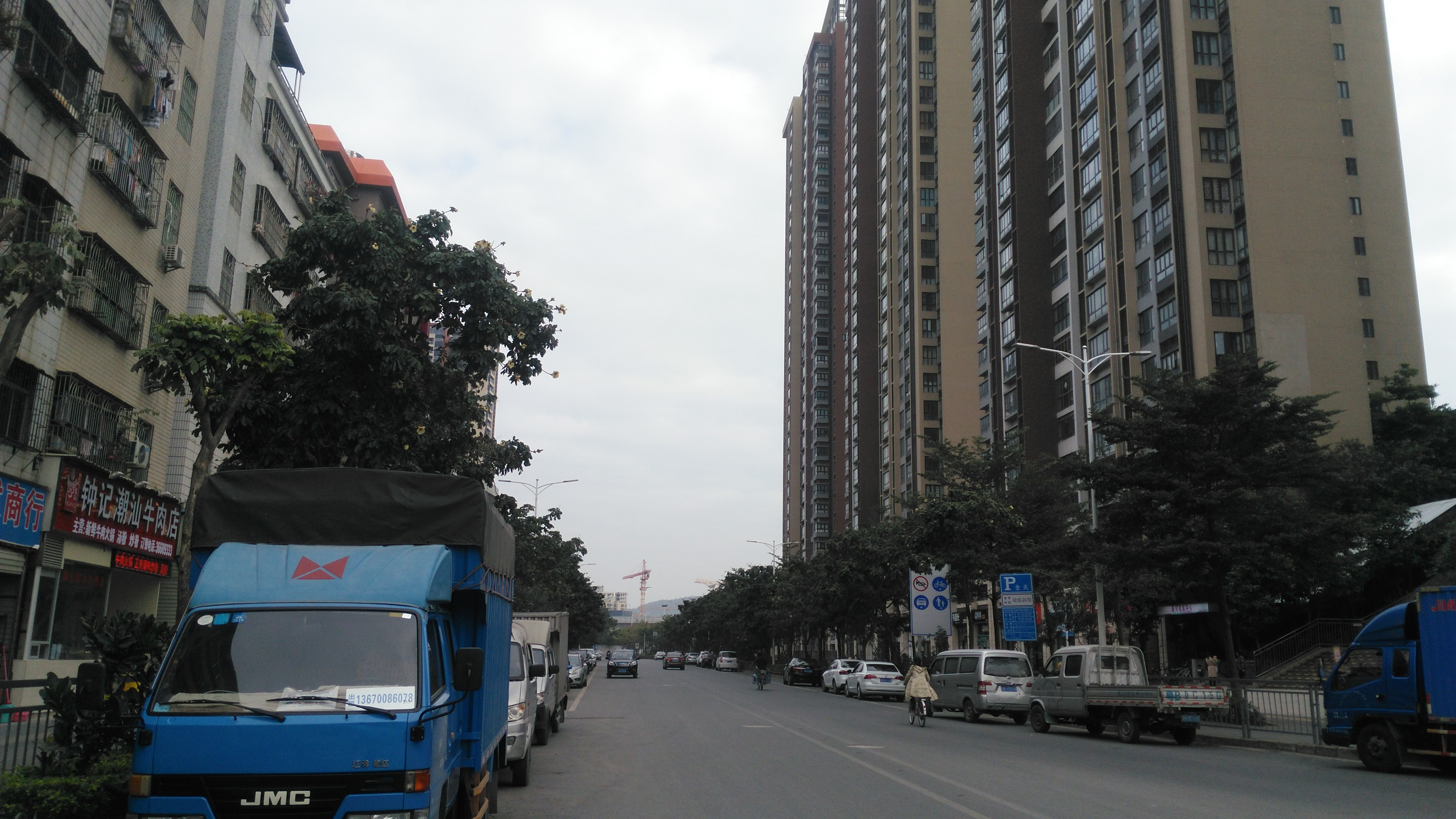深圳龙岗爱联社区路上实拍,这里新建的高楼越来越多了