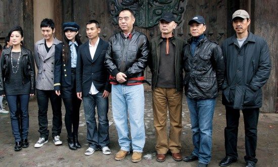 180黄晓明穿上红色弹力裤,黄金比例,早期作品看起来很"妩媚"