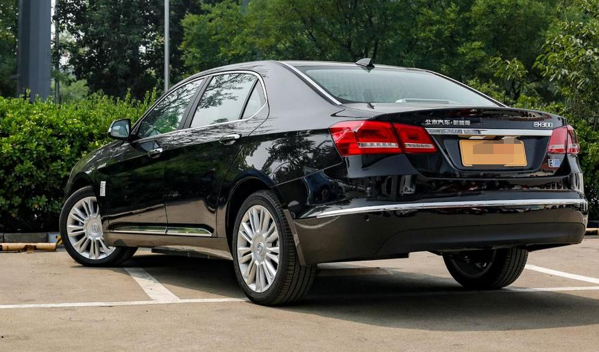 北汽新能源eh系列2017款 eh300 行政版,这种商务气质,很迷人