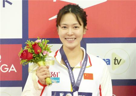 女神张雨涵略施粉黛,颜值飙升!爱美食身材魔鬼