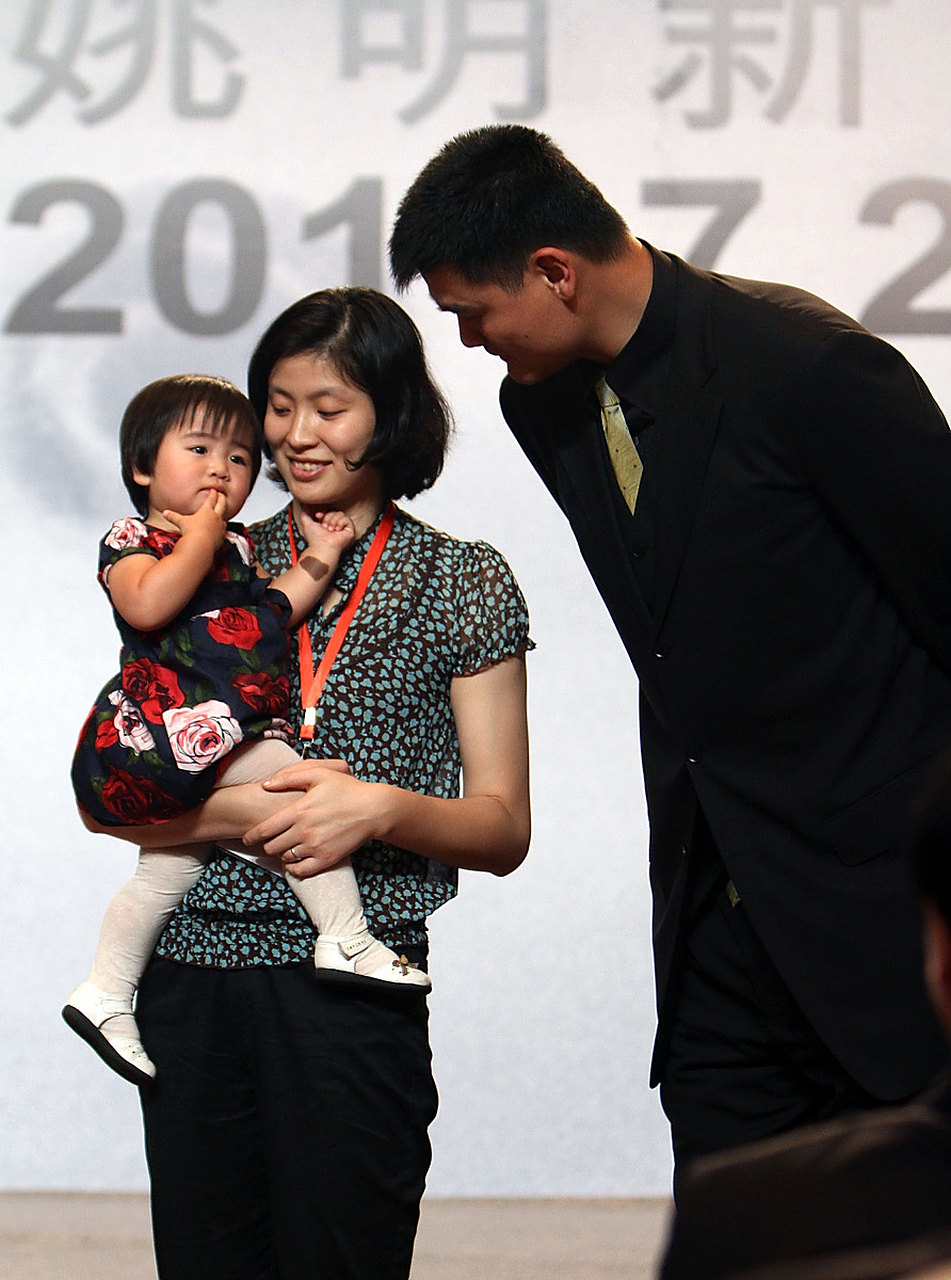 "姚明的妻子叶莉抱怨.