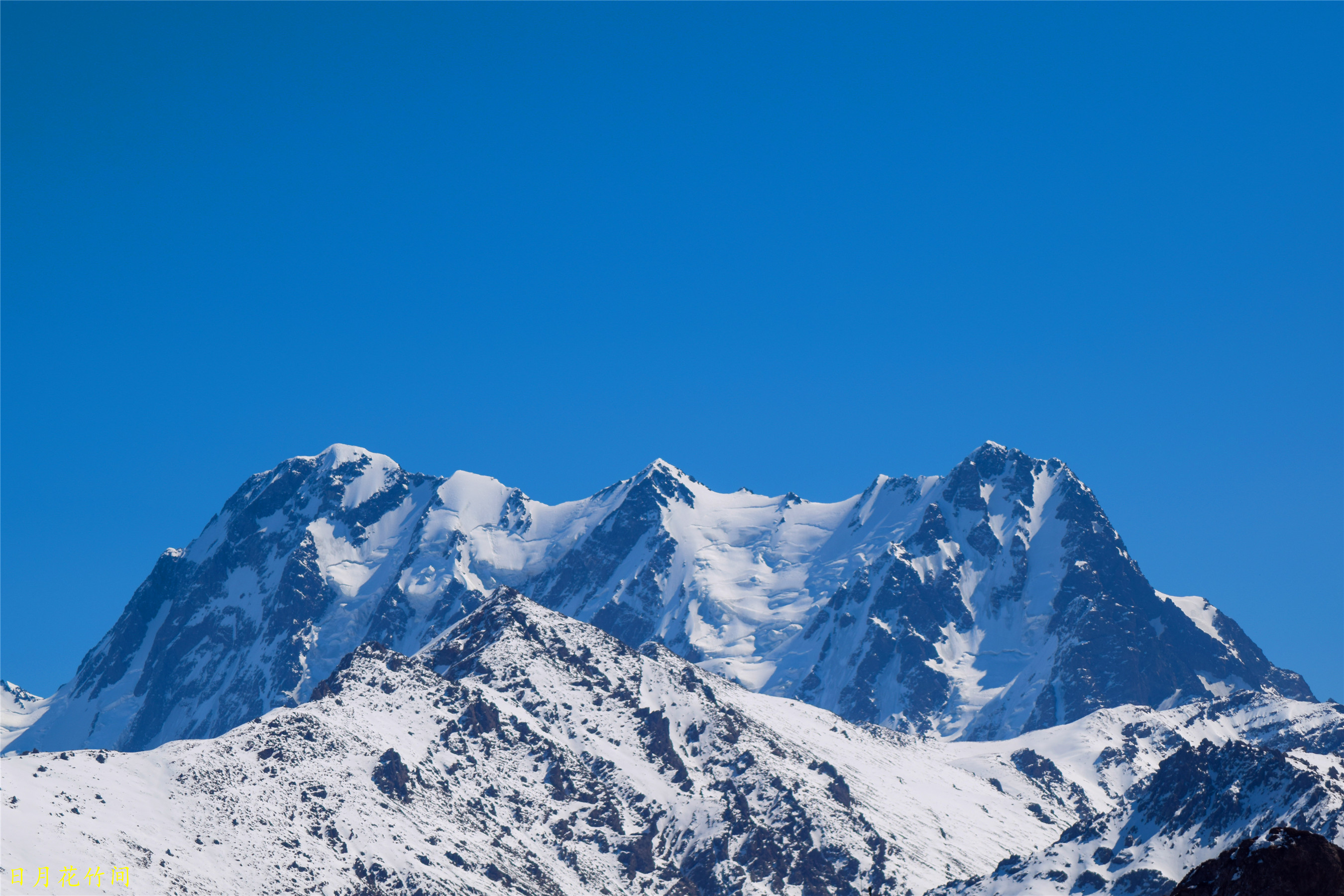 乌鲁木齐去天山天池游玩,该如何去欣赏雪山之美