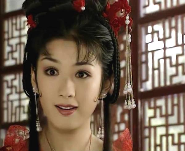 从少女到少妇李玉湖经历了7个发型:花卷髻高贵,椭圆空斜髻雅致