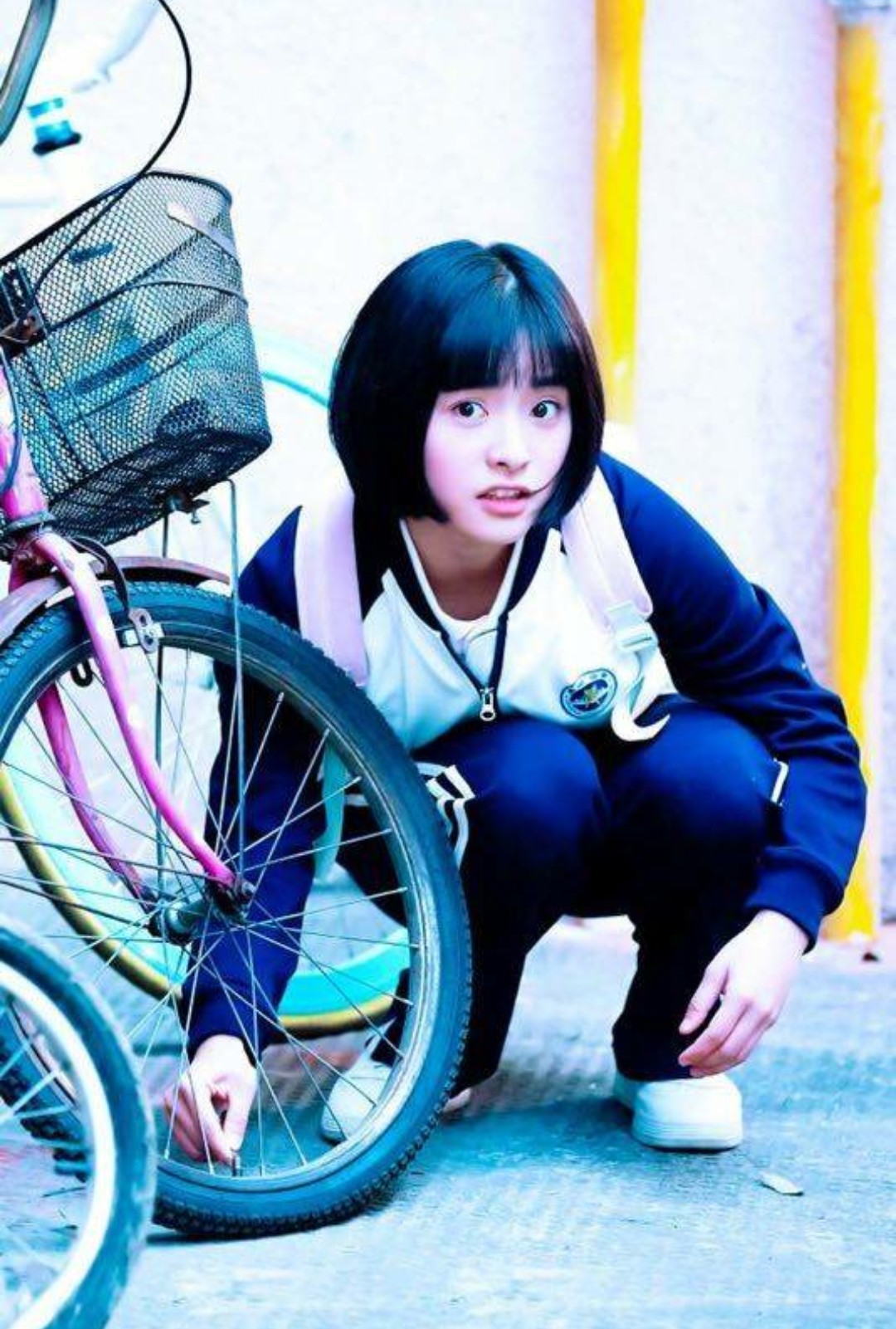 七位女星校服合集,郑爽刘亦菲超清纯,而她最像初中生!