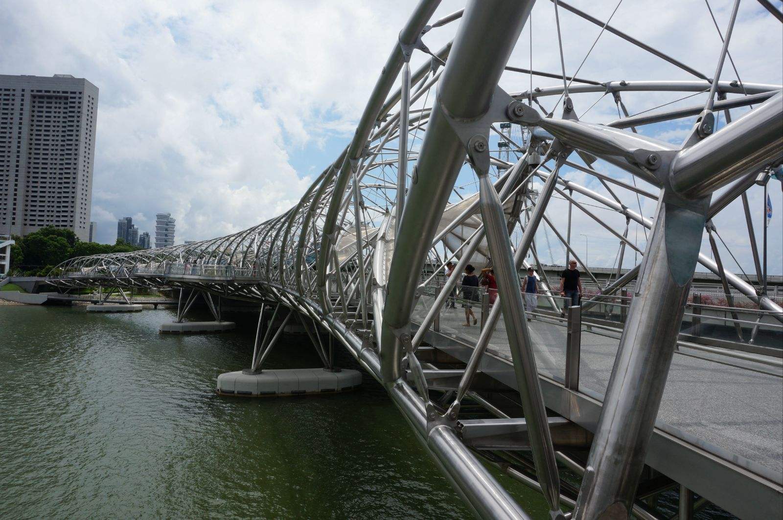 佛手桥,眨眼桥,天空之桥……这么多网红桥,你却一个也不知道?