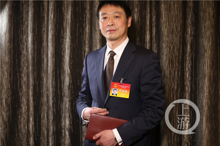 打虎拍蝇记第二季丨一家人的补助金村干部"卡"一半