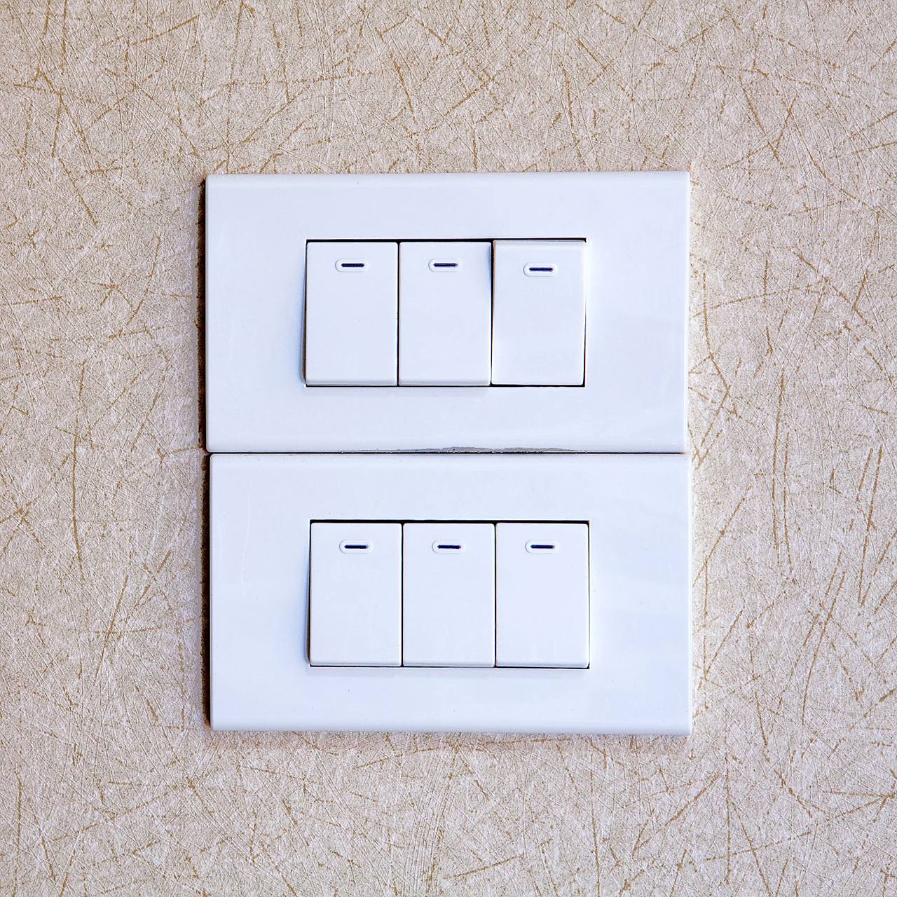 三控一灯开关有几种接法的问题,我们需要明确的是,此问题涉及到家庭