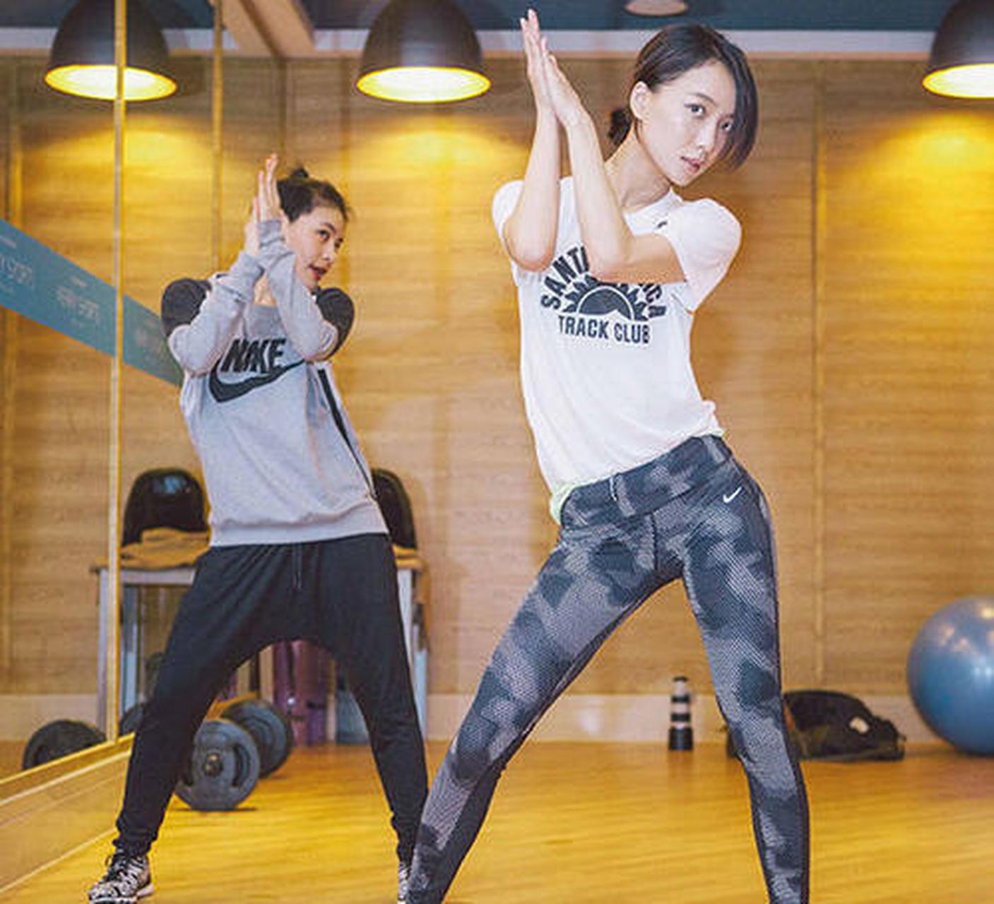 王珞丹修女对瑜伽非常精通.