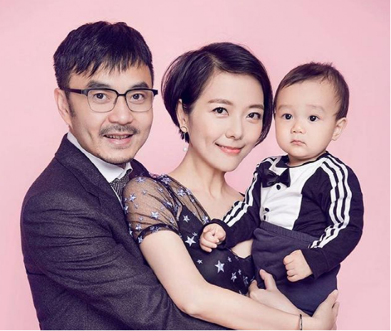 主持人汪涵的家,整体装修真老土,一般人欣赏不来这种风格