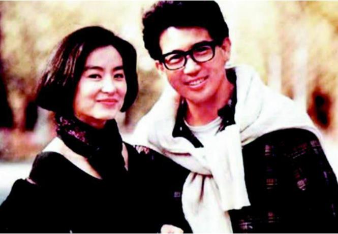 秦汉近照曝光,刮了胡子立马变身年轻帅哥,已72岁的他仍在拍戏