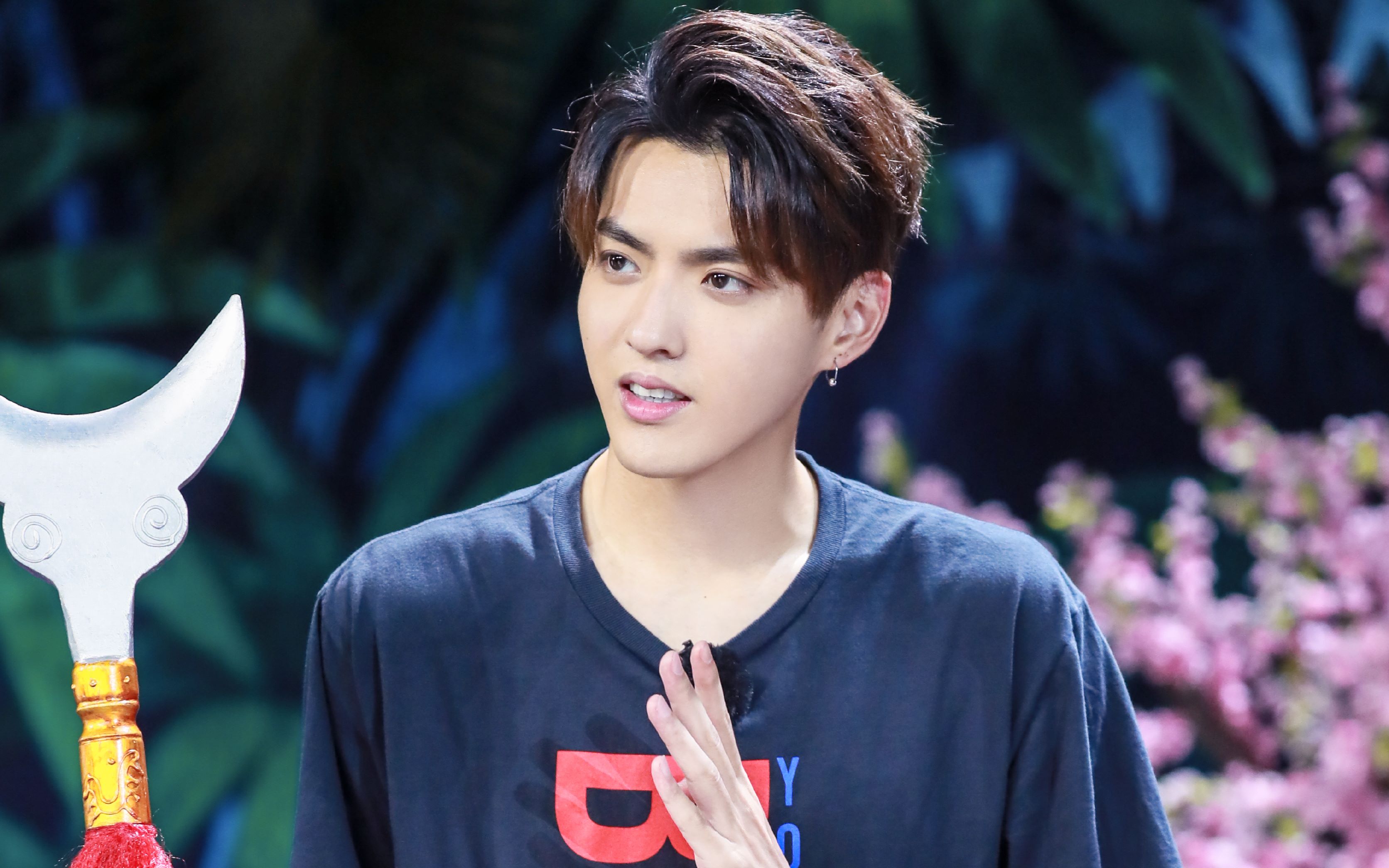 吴亦凡被diss,张艺兴力挺,蔡徐坤说了句大实话,火的却是他国籍