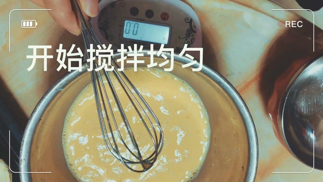 漂亮美丽的幼儿园老师:亲手教做蛋挞