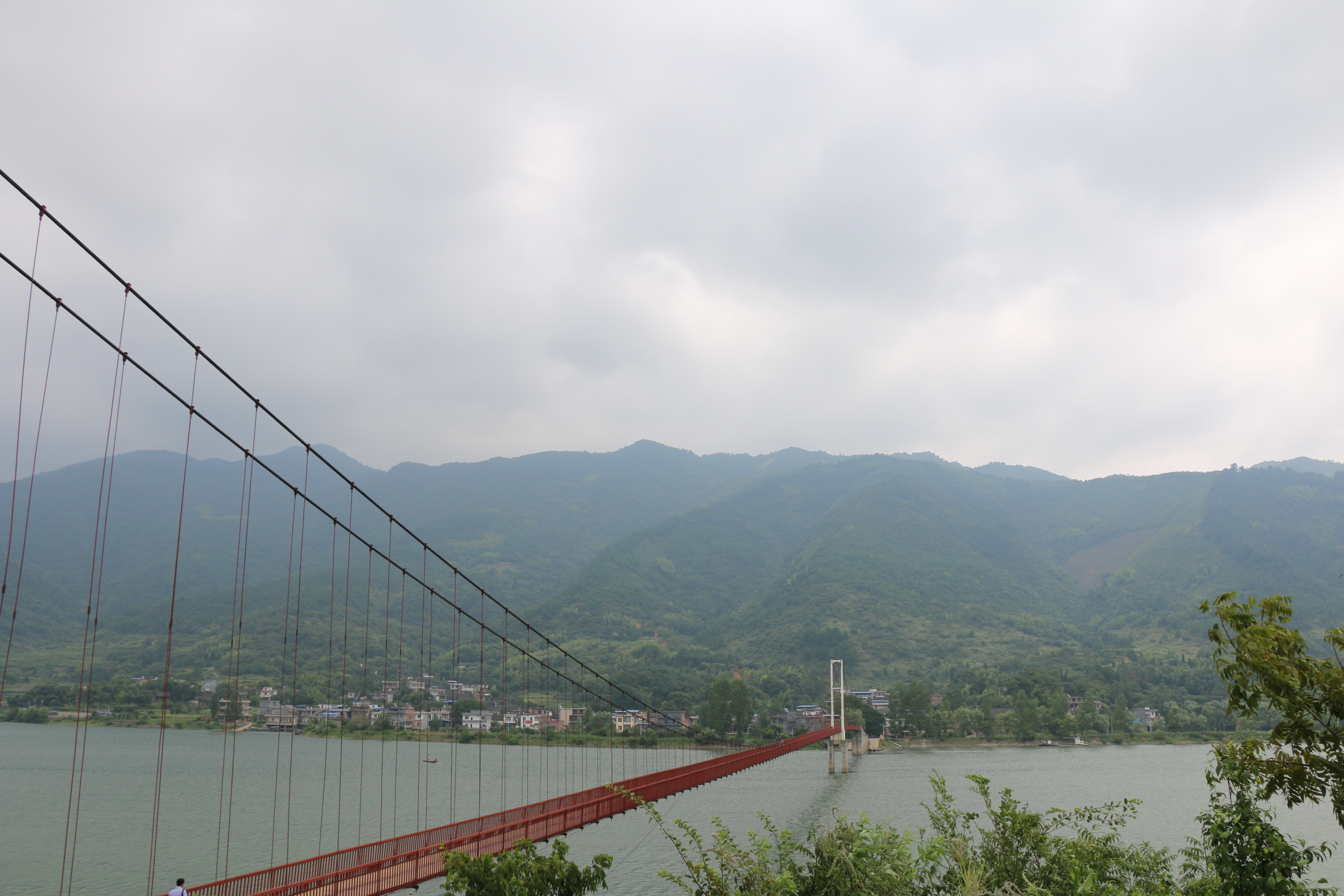 永州各縣區都地處山地丘陵地帶,群山環繞,川穀崎嶇,溪水清澈,因此村落