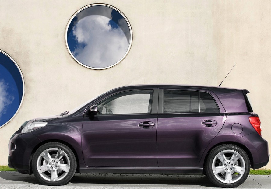 整体都很漂亮,吸引眼球的丰田urban cruiser