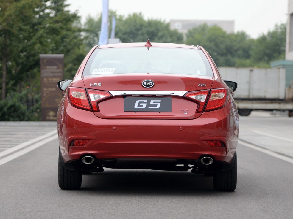 比亚迪g5不会让大家失望,出众的外形,全车配置很高