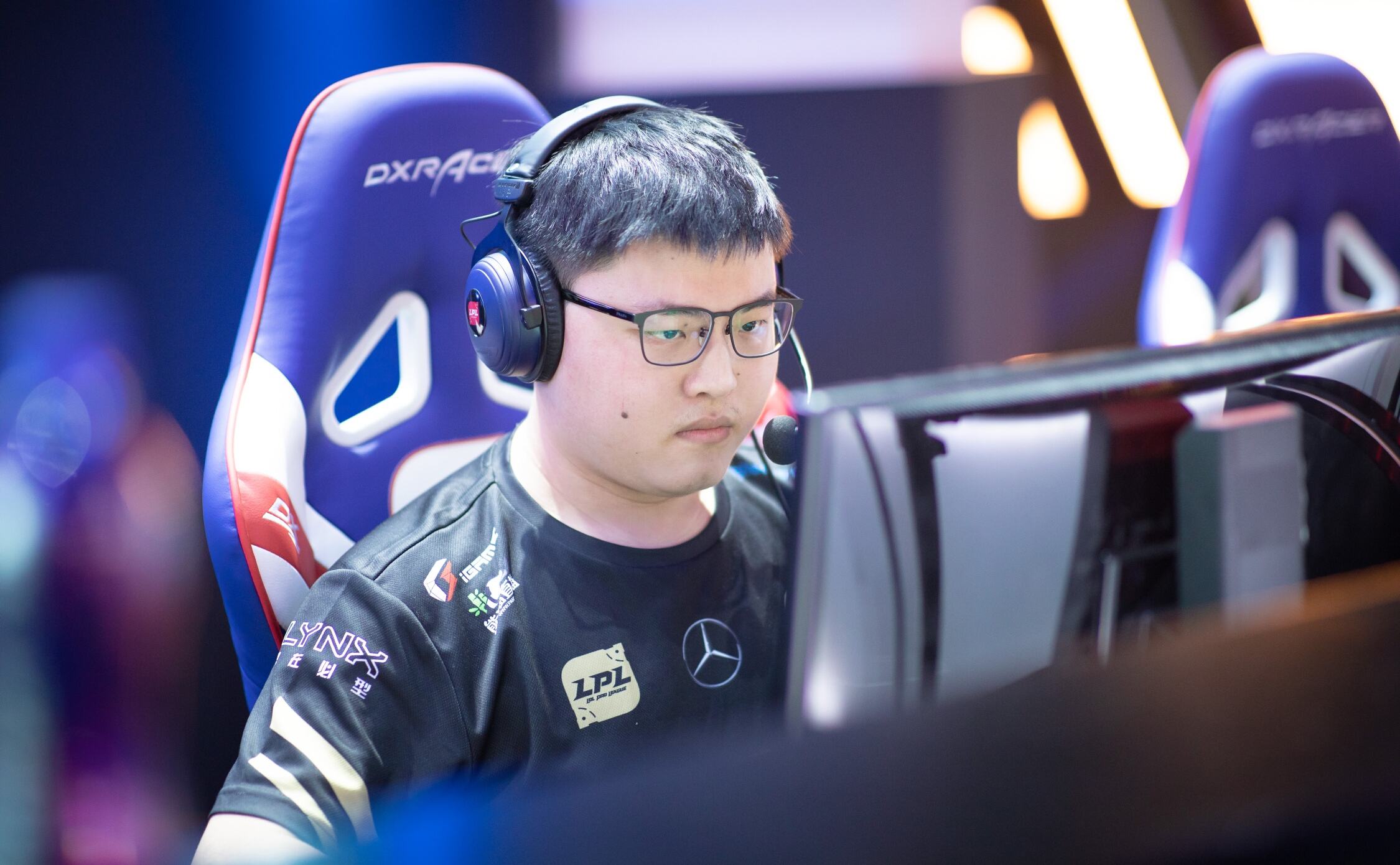 lol:电子竞技迎来春天,乒乓运动员都转型电竞,uzi功不可没!