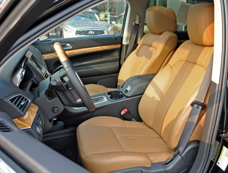 整体设计精美的林肯-林肯mkt,内敛又不失豪华感,十分不错