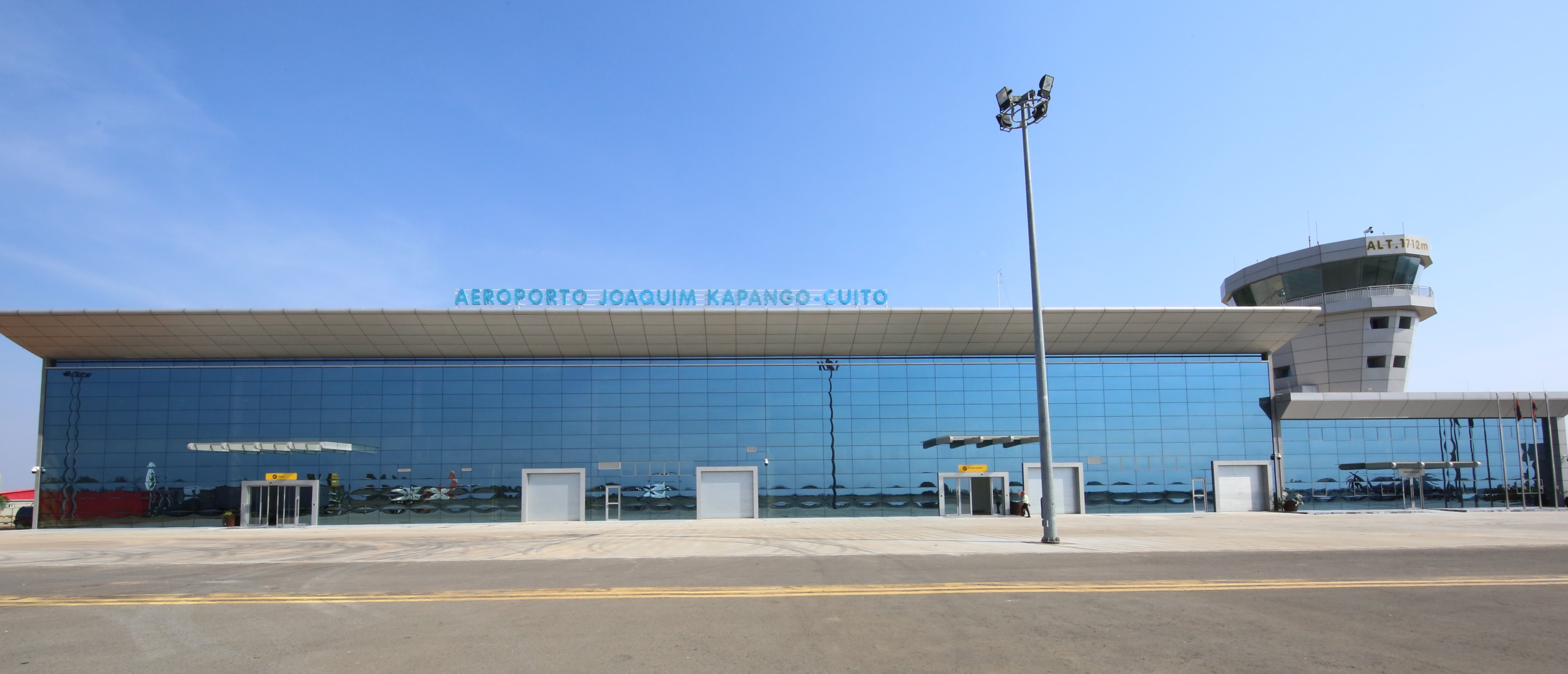 中企承建安哥拉中部奎托机场竣工(2)