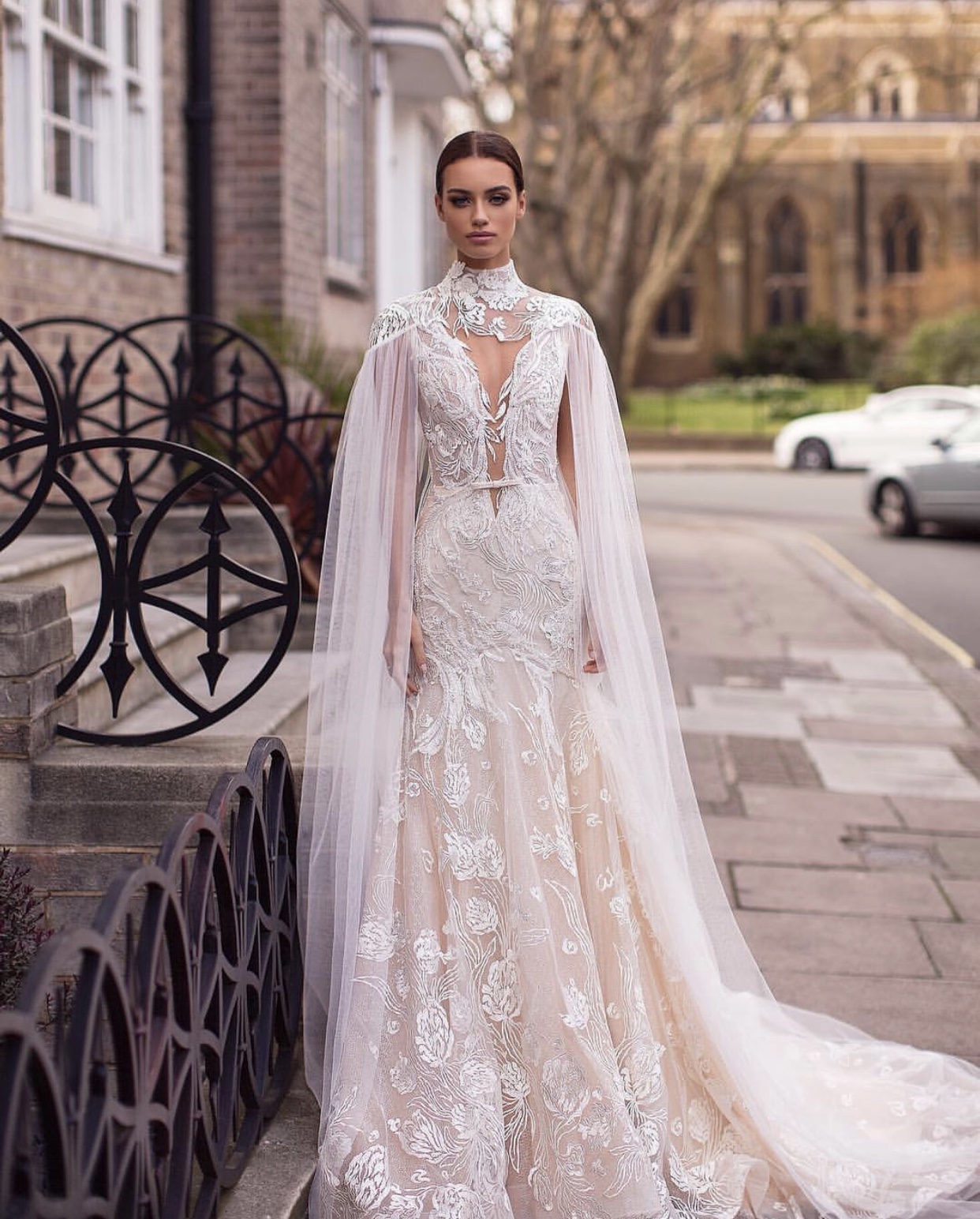 波兰奢华婚纱millanova,梦幻精致拖尾嫁衣,爱的诗意!