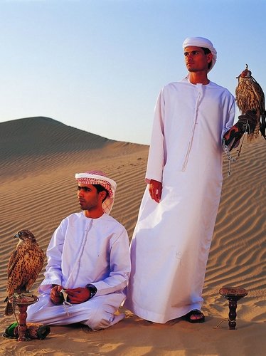 阿拉伯人为何总身穿白袍?原因就藏在这几个秘密中