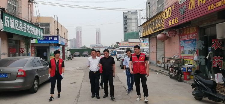 王舍人街道全面冲刺创卫复审