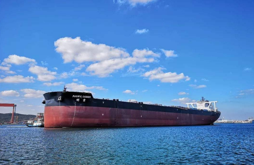 中国又一"大船"试航成功,排水量超40万吨!相当于7艘辽宁舰