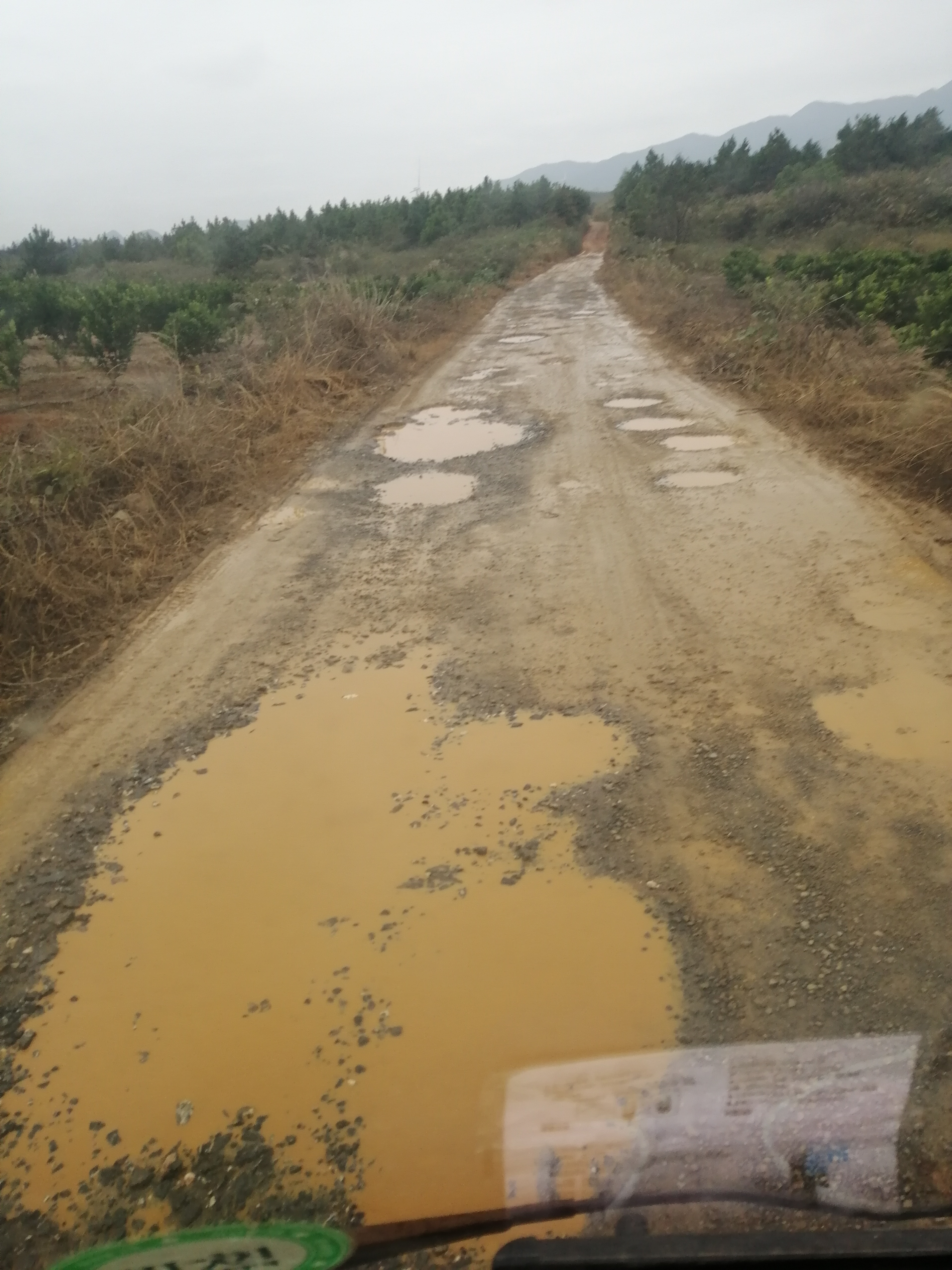 城市套路深,我要回农村;农村路太滑,人心不复杂.