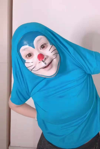 大师级别cos,娇美的哆啦a梦算什么,他才是来自灵魂的模仿