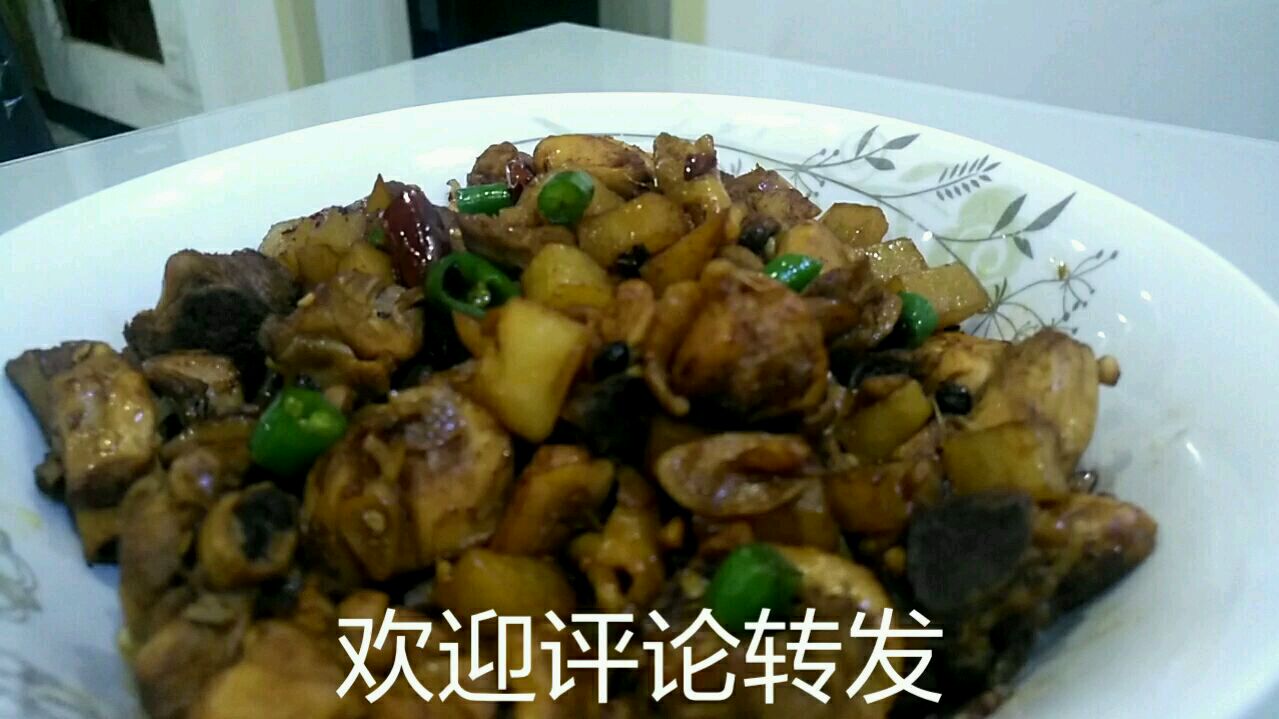 家常炒鸡块味美鲜香,鸡肉软嫩,我家隔三差五吃一顿