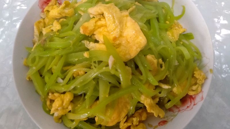 莴苣丝炒鸡蛋,家常美味