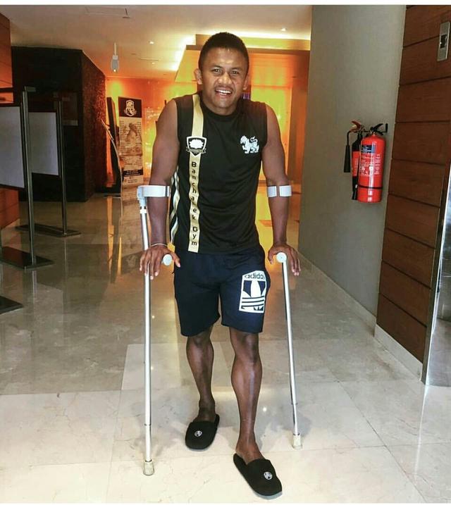 刚刚播求表态,这次脚伤缝了8针,等伤好了再和拳迷见面!