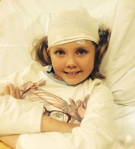 巨婴一只!11岁女孩得怪病 常年表现如婴儿