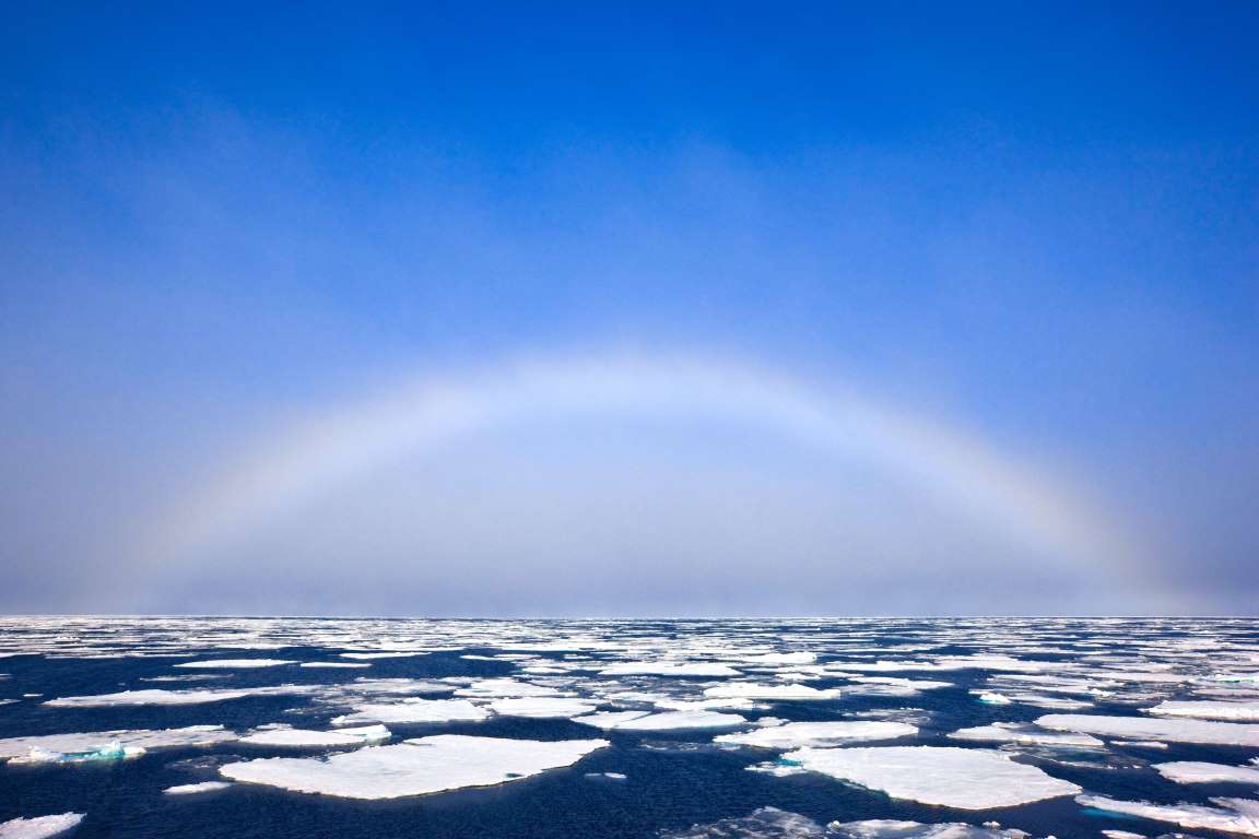 银装素裹:12月的北极是什么样子?一起来看看吧!