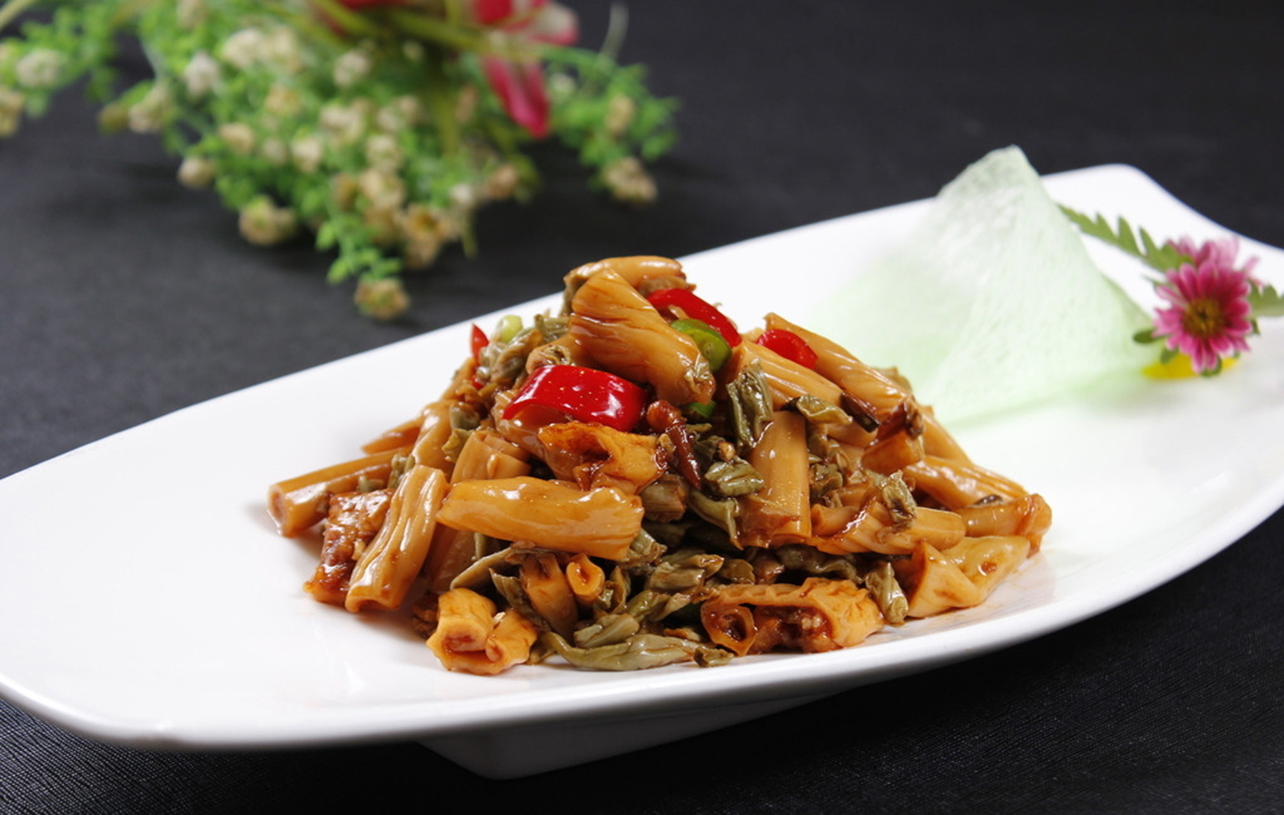 豆角炒鹅肠:别有风味,香气扑鼻,超好吃