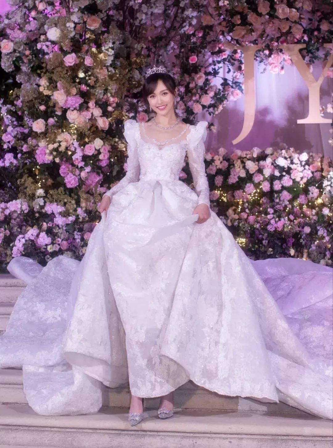 嫁给爱情的唐嫣,穿成粉嫩小公主,暴露了婚后的生活