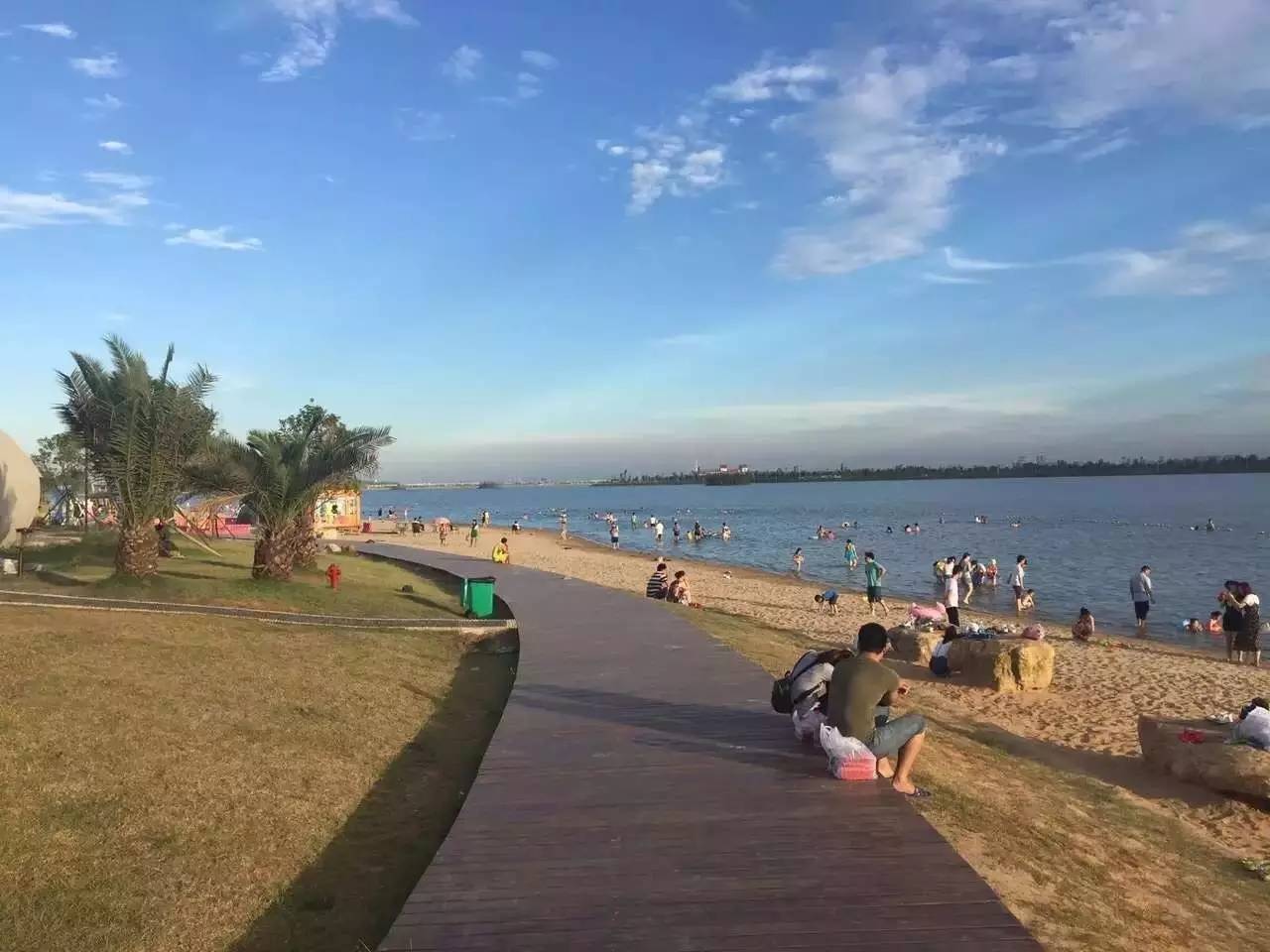 除了青岛市第三海水浴场,三亚蜈支洲岛以外,这些沙质