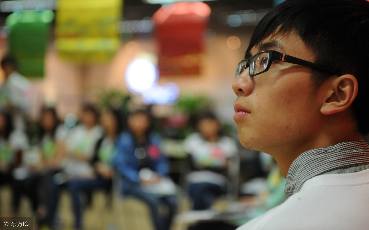 大学生,收起你的玻璃心,这3种心理会让你大学四年过得一塌糊涂