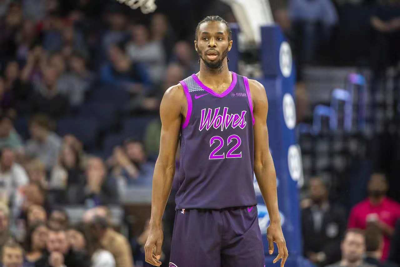 老板开玩笑说要裁员,维金斯训练到晚上12点!吓得不敢睡觉