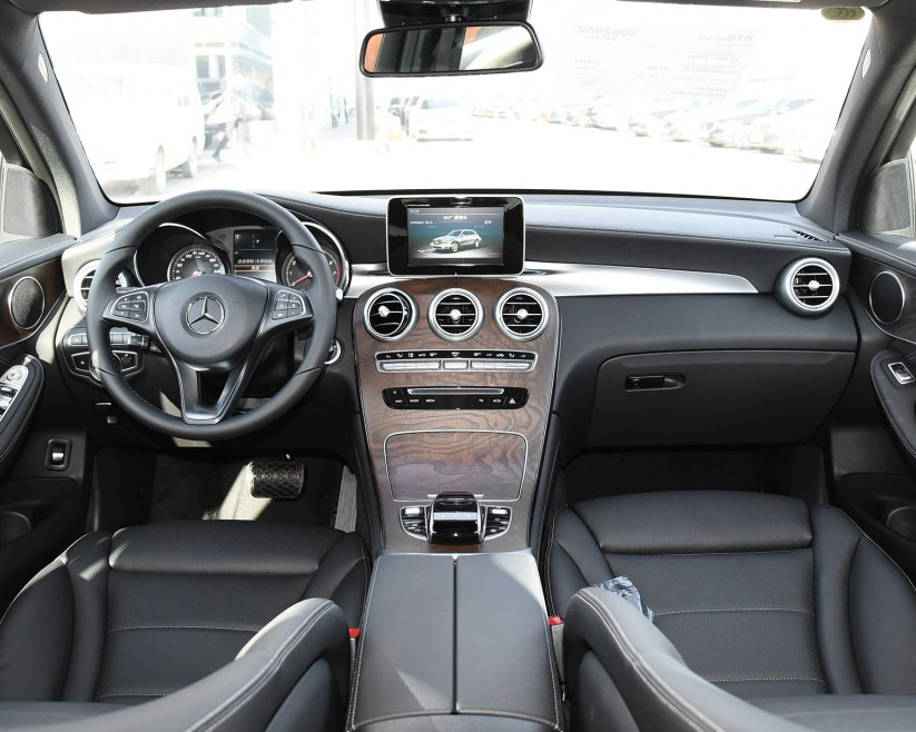 glc300l奔驰图片内饰,奔驰e300l图片内饰 图解与欣赏奔驰2019款glc300l动感型之美