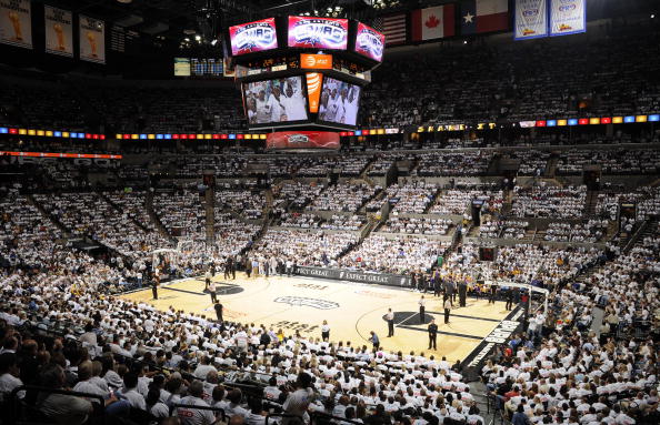 蝙蝠酷爱造访马刺主场,生态学家揭背后原因