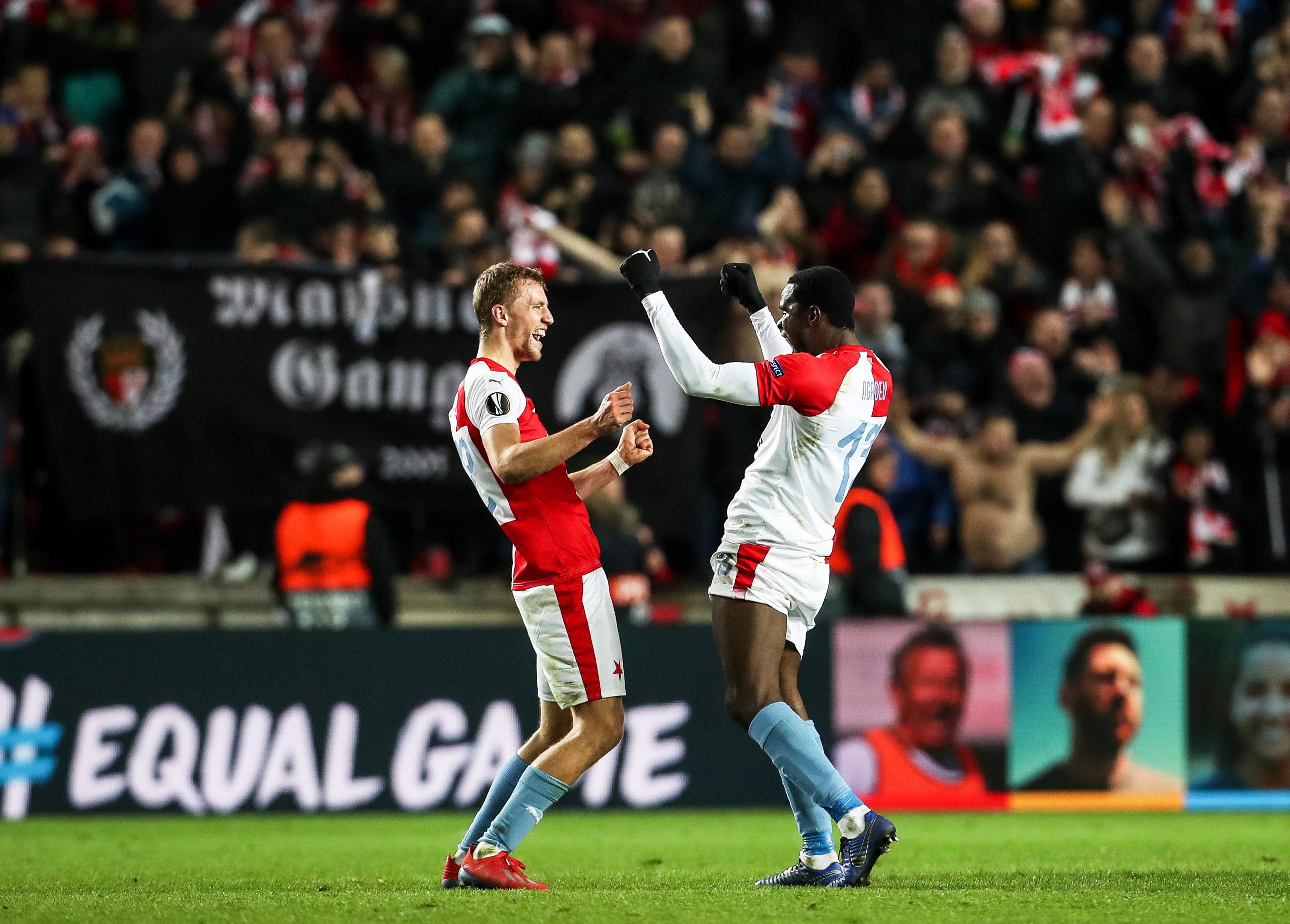 足球——欧罗巴联赛:布拉格斯拉维亚晋级八强(2)