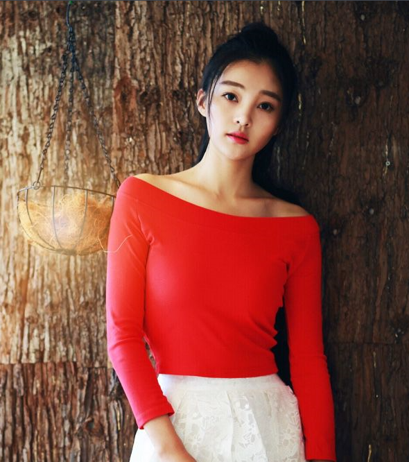 有一种"全能女神"叫郭艳,甜美又不失性感的形象沉稳大方的气场