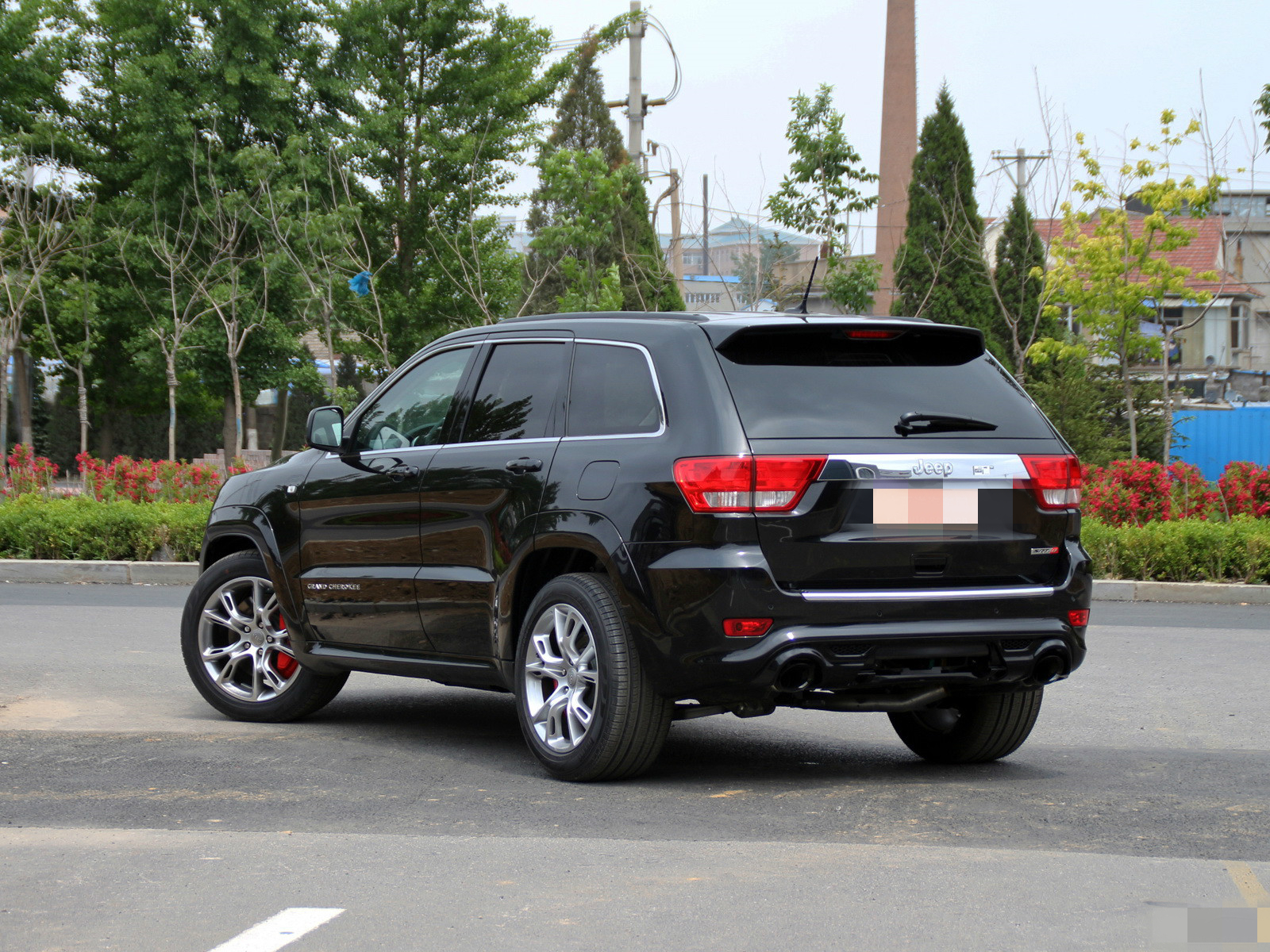 领你欣赏jeep大切诺基srt的霸气外观