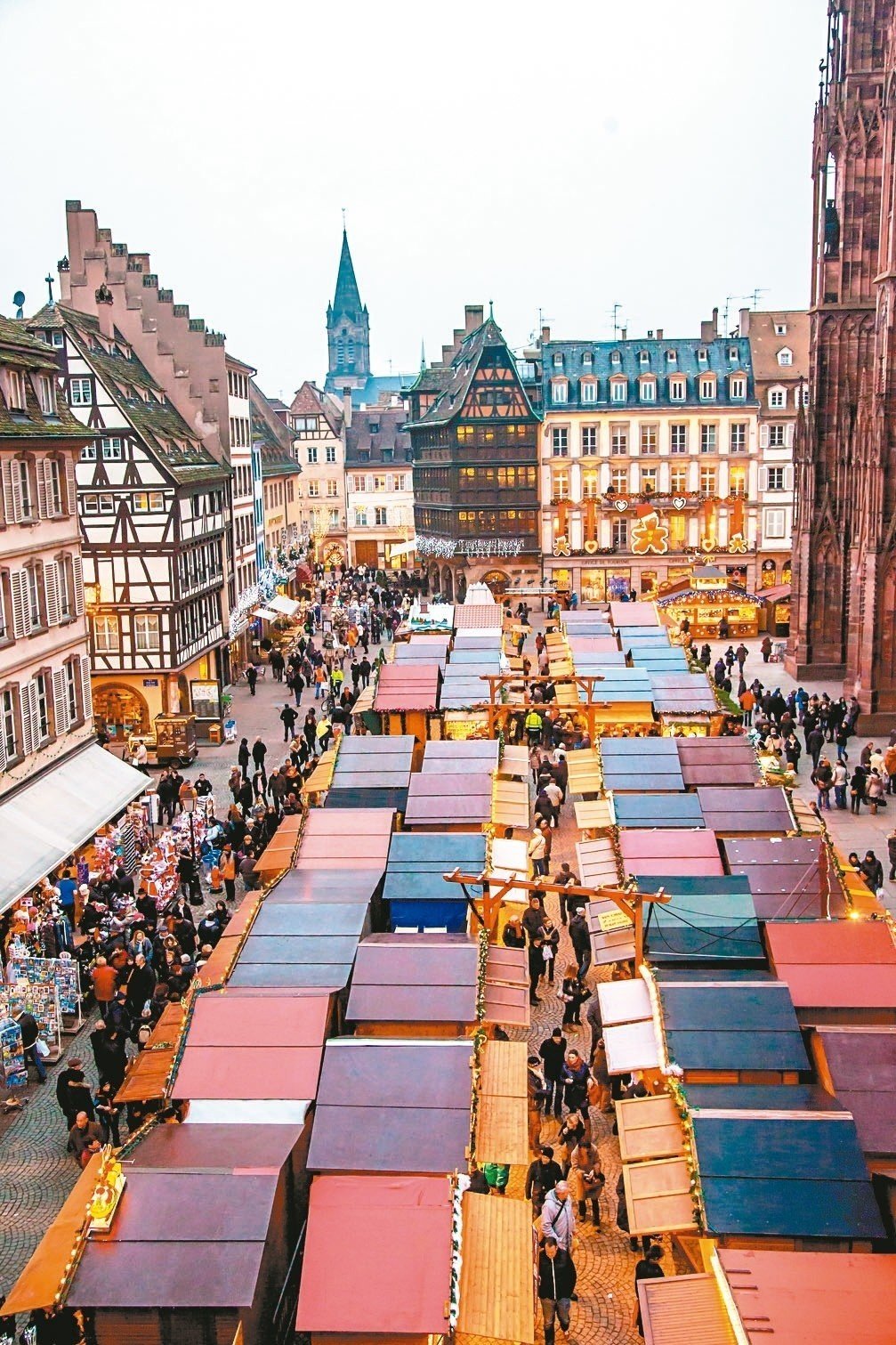 光影炫烂的欧陆耶诞市集传统浪漫氛围