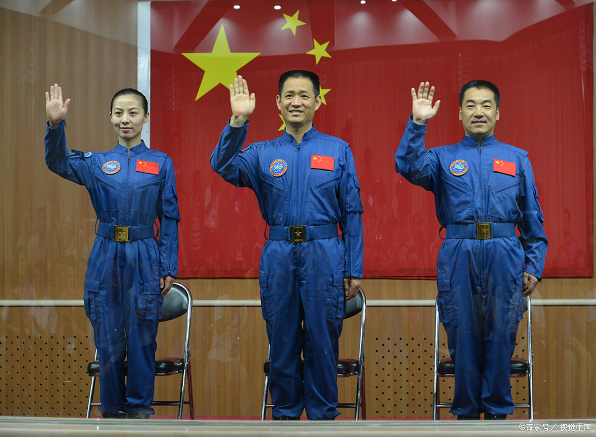 翟志刚将军和叶光富大校,打呼噜吗?王亚平给出答案