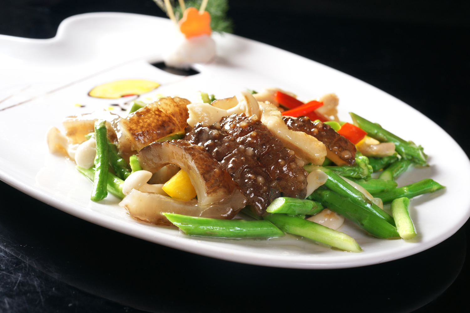 鲜芦笋鸡柳炒辽参:营养健康,食材多样化,色香味俱全.