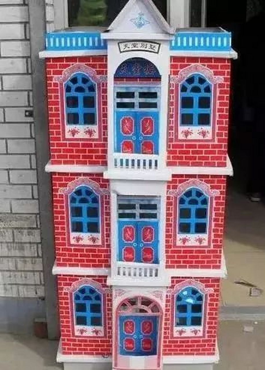 老师让做纸房子,家长直接去寿衣店买了栋纸别墅.这家长什么水平?