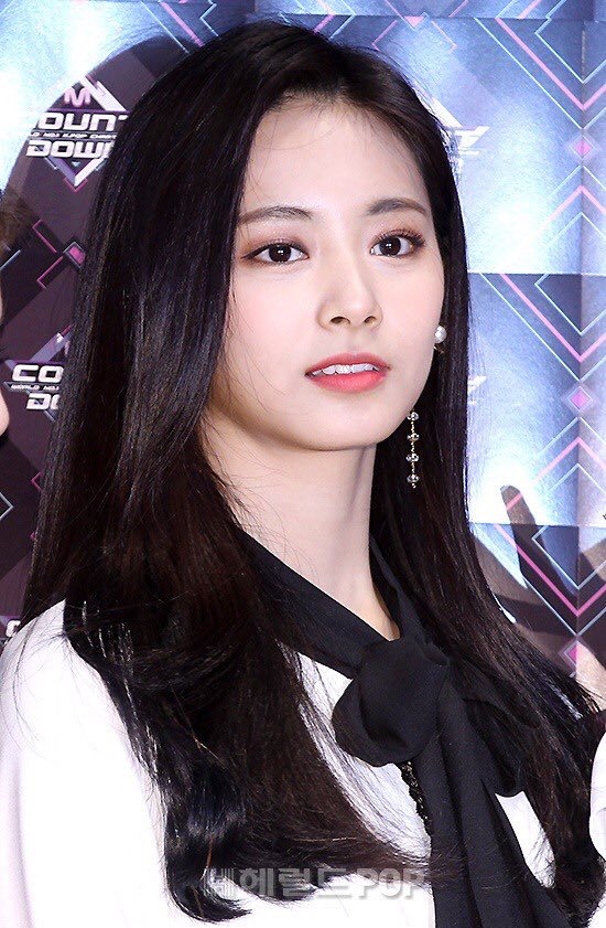 周子瑜年纪小,但是身材很不错!