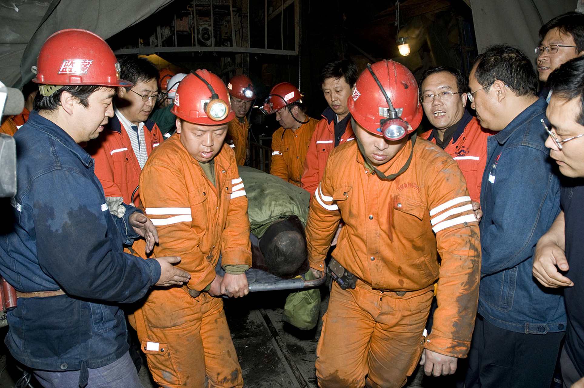 近日,一起矿难事件引起了广泛关注.